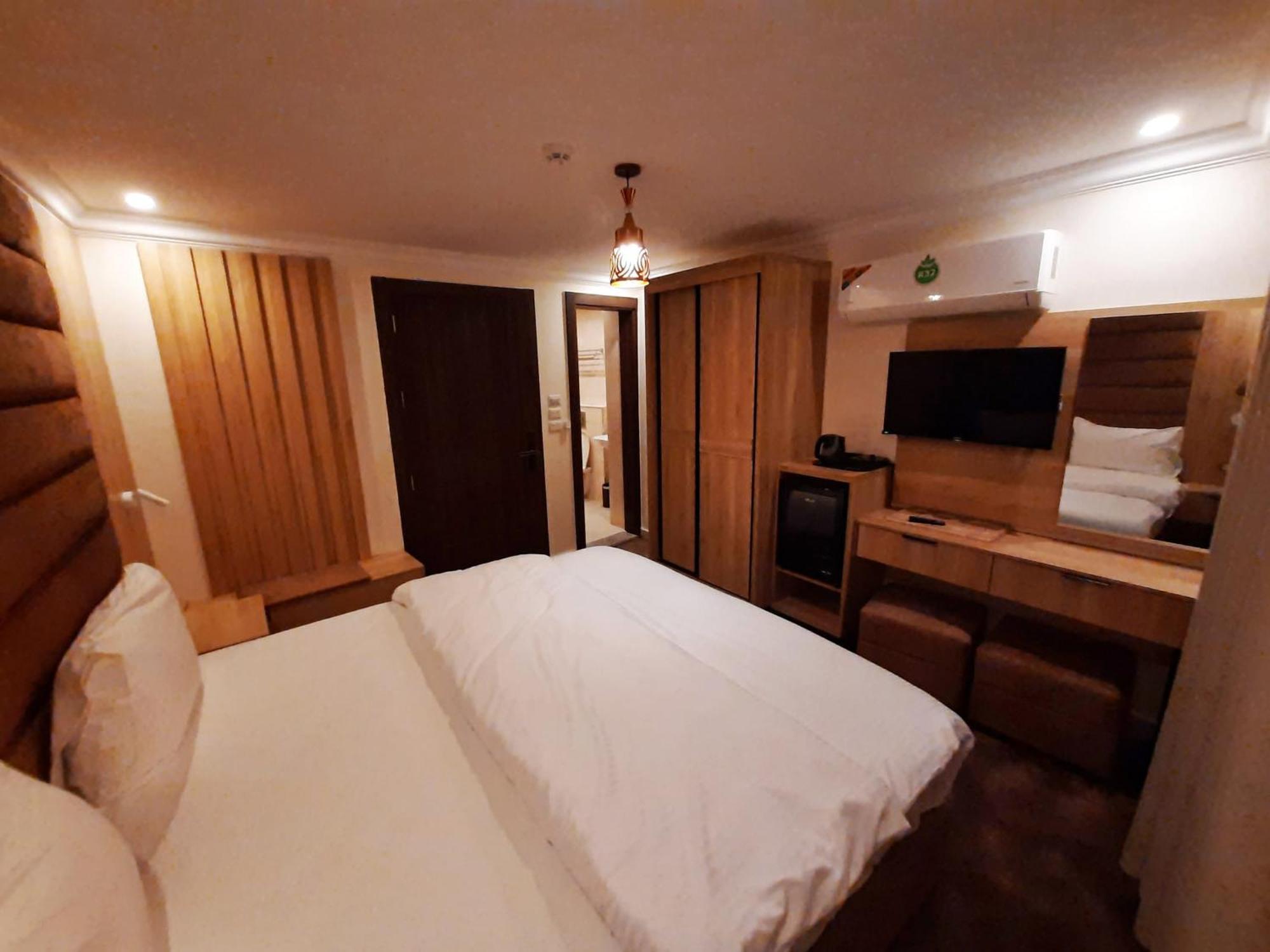 Petra Visitors Hotel Вади Муса Экстерьер фото