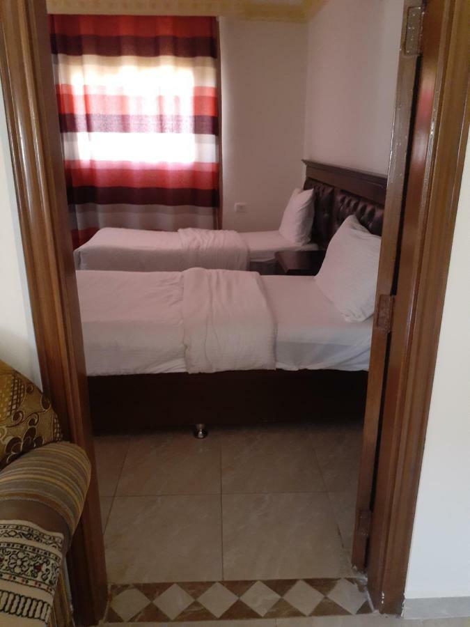 Petra Visitors Hotel Вади Муса Экстерьер фото