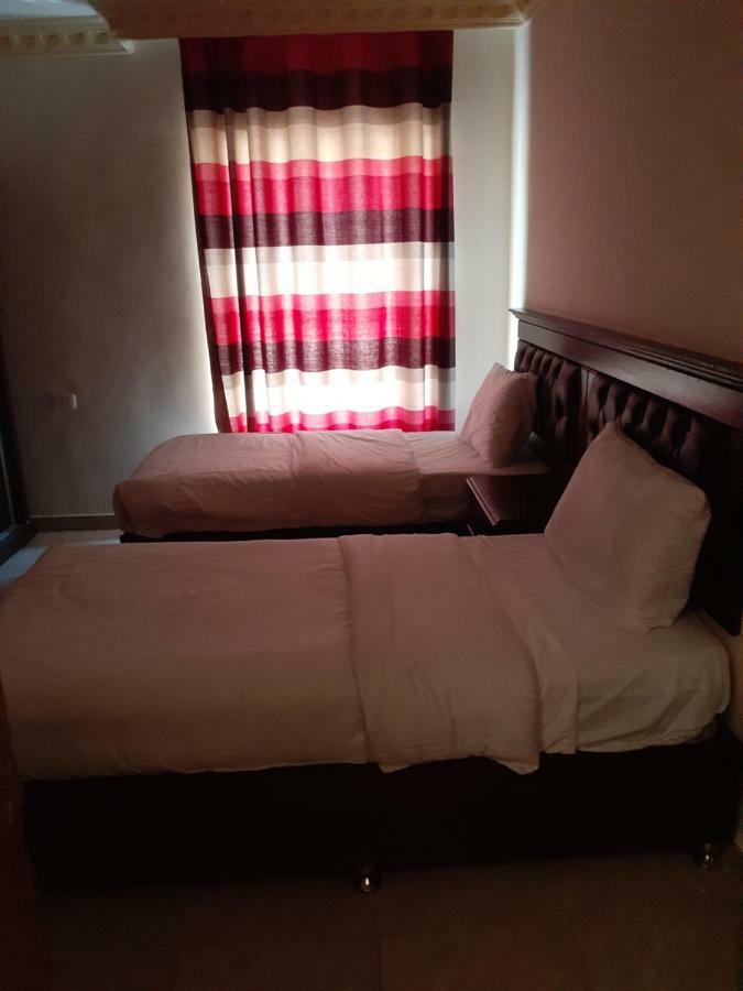 Petra Visitors Hotel Вади Муса Экстерьер фото